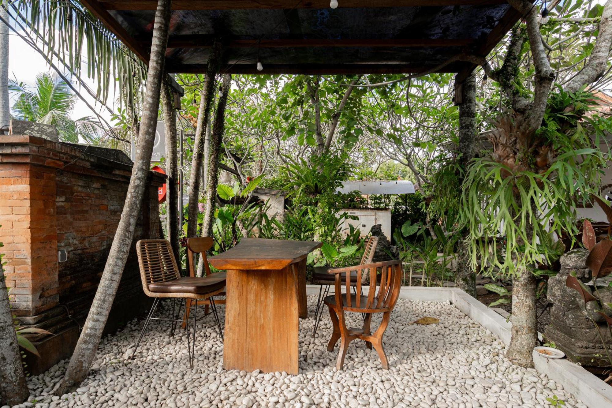 Eiwa House *